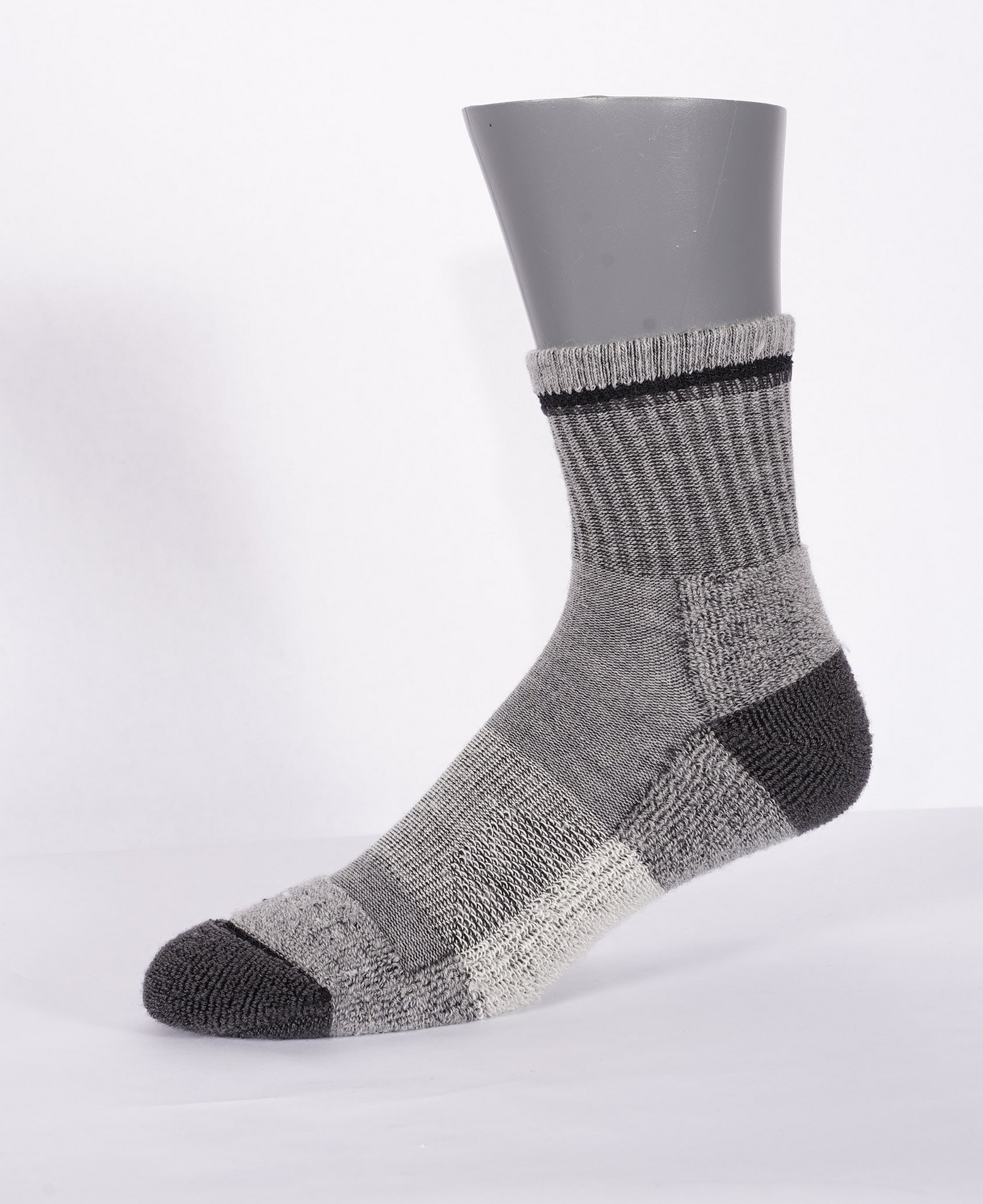 DANES CHOICE 3 pack lux 120n heavy wt half crew (one size Med/large+ 8-13)